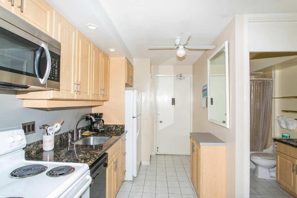 Ilikai Marina 995 City View Studio - image 3