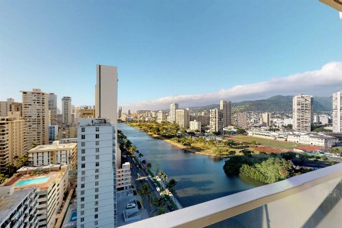 Island Colony Suites - image 1