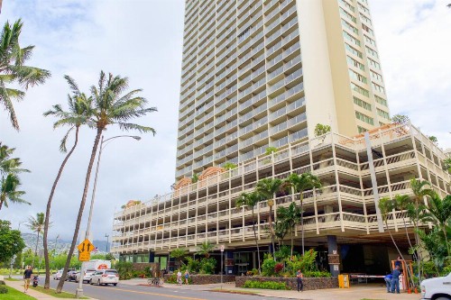 Island Colony Suites - image 11