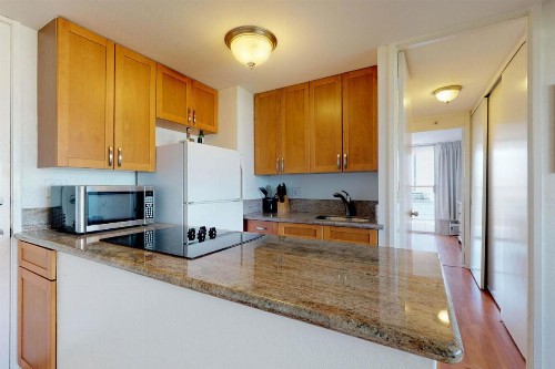 Island Colony Suites - image 12