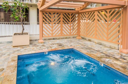 Island Colony Suites - image 6