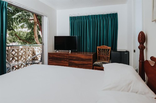 Royal Grove Waikiki - image 11