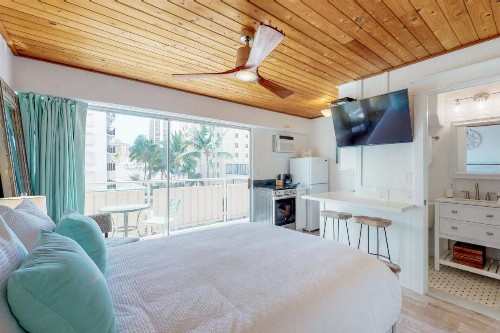 SeaShore 62 - image 5