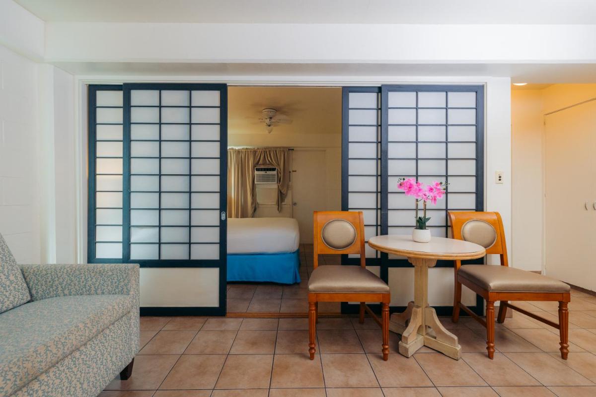 Pagoda Waikiki - image 4