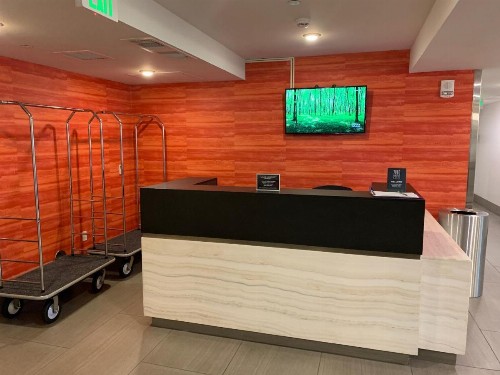 HAWAII KAI 2BD/FREE PARKING - image 3