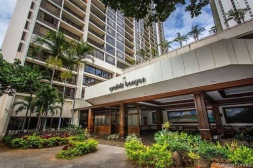 Waikiki Banyan - image 5