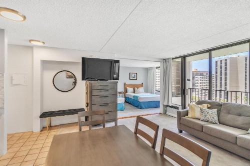 Tower 2 Suite 1208 -QQE condo - image 10