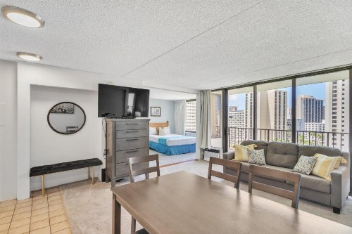 Tower 2 Suite 1208 -QQE condo - image 13
