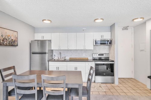 Tower 2 Suite 1208 -QQE condo - image 18