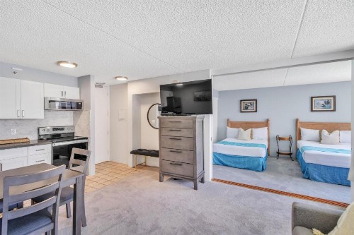 Tower 2 Suite 1208 -QQE condo - image 19