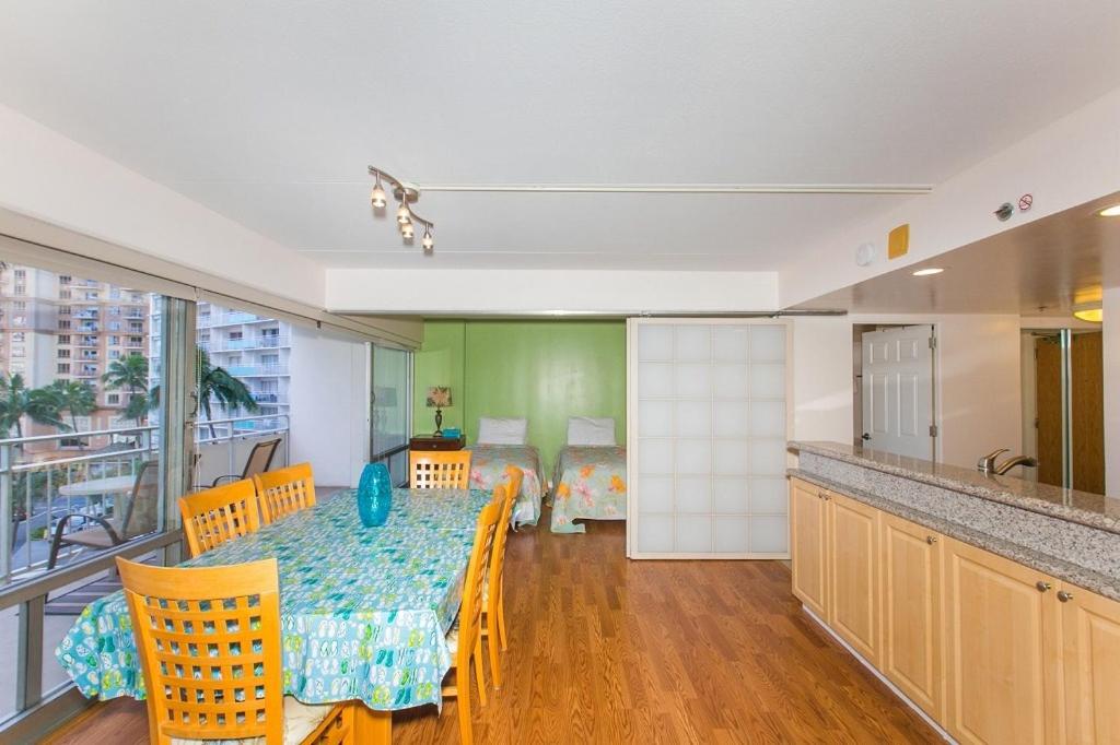 Ilikai Tower 409 Condo - Steps from Ala Moana Beach Park! - image 7
