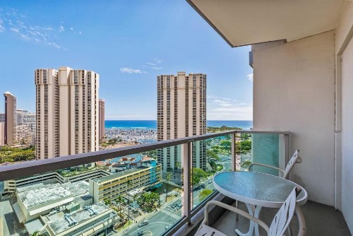 Ala Moana Condo by Orgoto - image 18