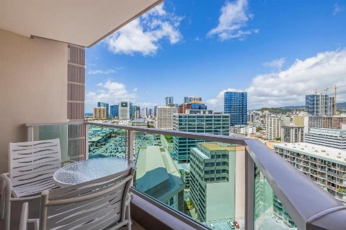 Ala Moana Condo by Orgoto - image 42