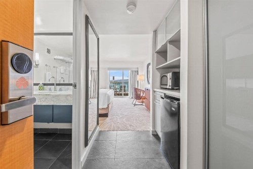 Ala Moana Condo by Orgoto - image 47