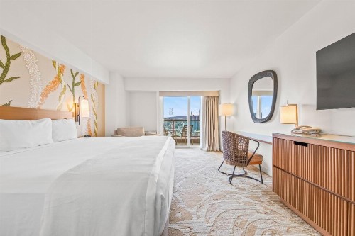 Ala Moana Condo by Orgoto - image 50