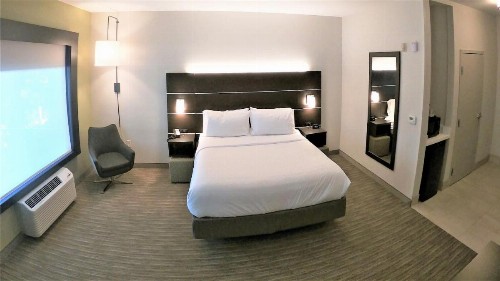 Holiday Inn Express & Suites Hood River an IHG Hotel - image 22