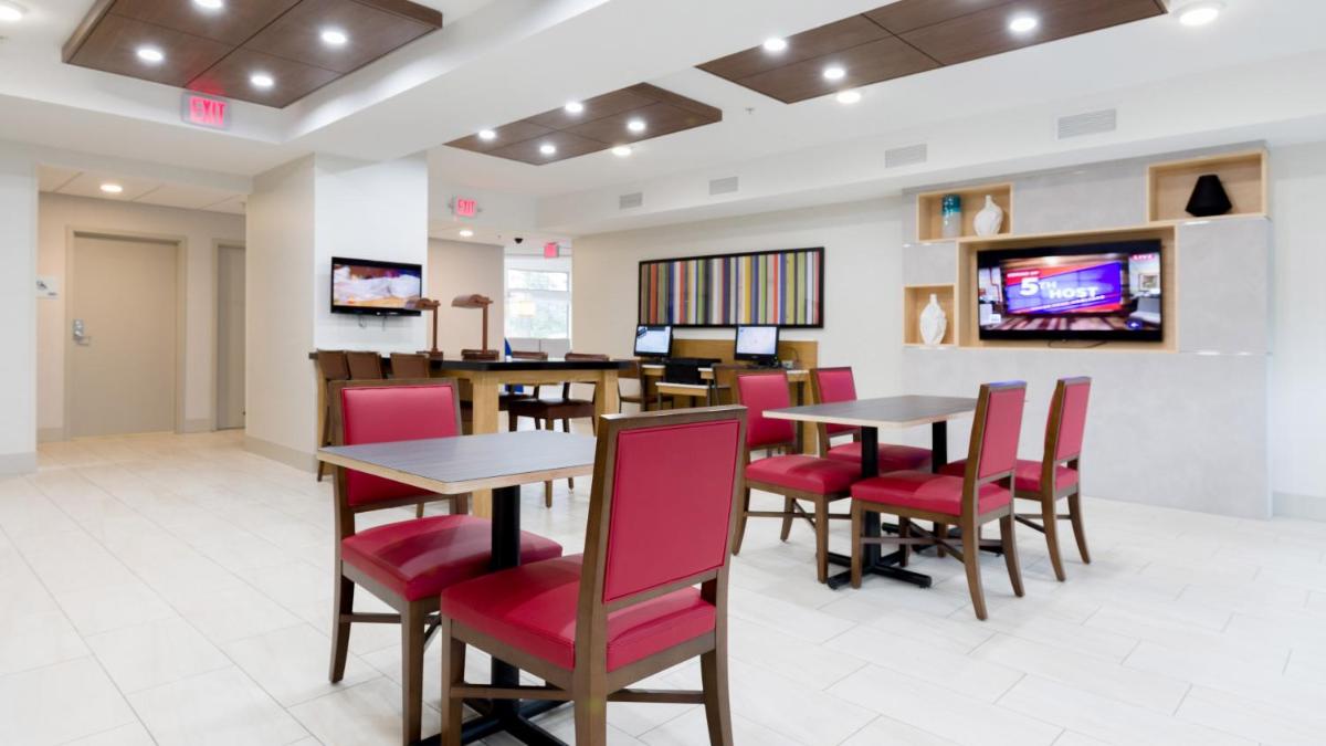Holiday Inn Express & Suites Hood River an IHG Hotel - image 7