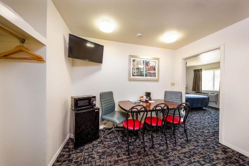 Riverview Lodge - image 10