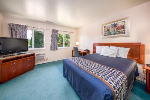 Riverview Lodge - image 23