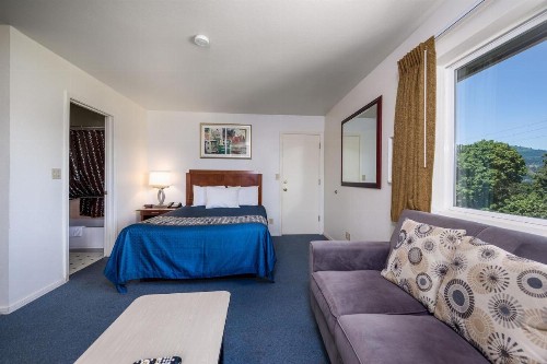 Riverview Lodge - image 25
