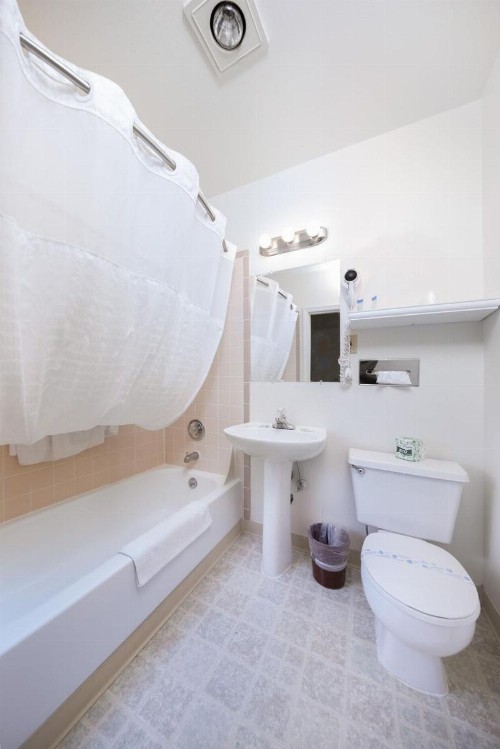Riverview Lodge - image 27