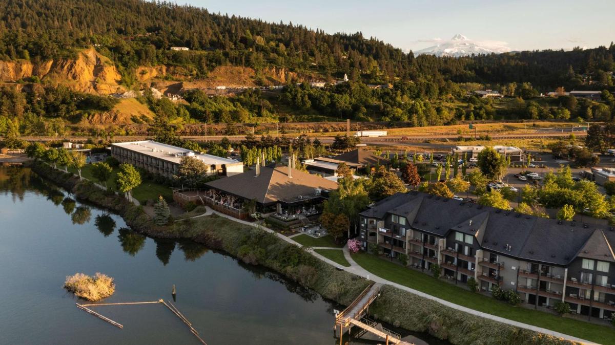 Best Western Plus Hood River Inn - main image