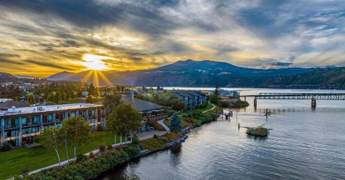Best Western Plus Hood River Inn - image 3