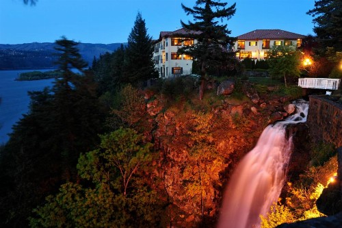 Columbia Cliff Villas - image 2
