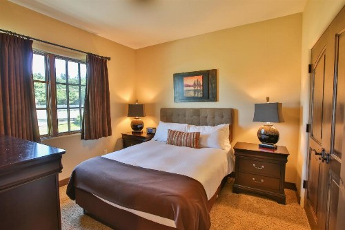 Columbia Cliff Villas - image 21