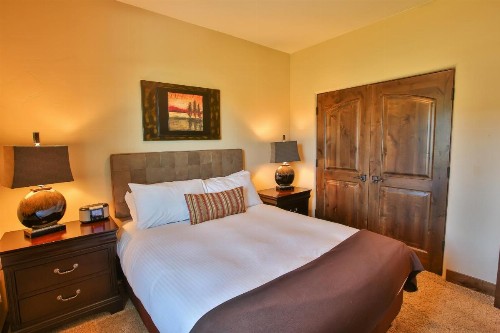 Columbia Cliff Villas - image 25