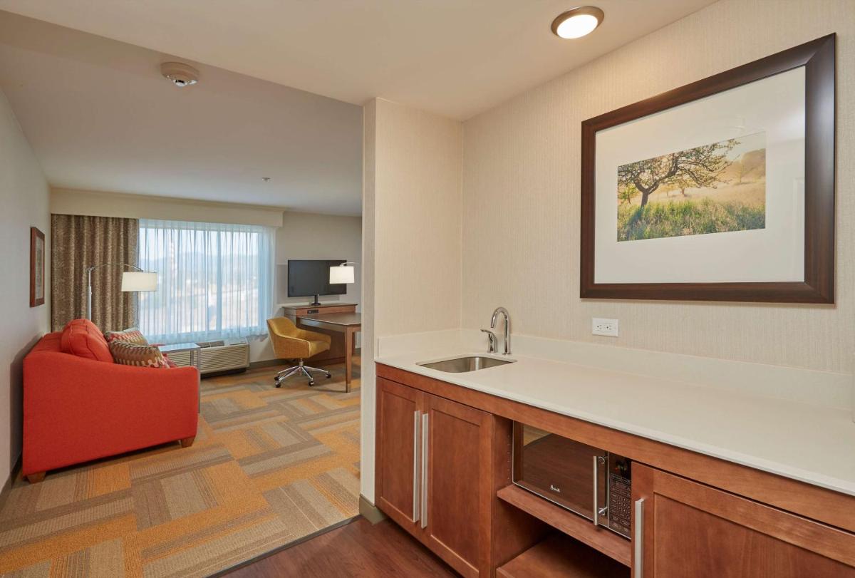 Hampton Inn & Suites Hood River - image 2