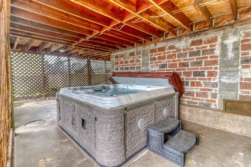 Azusa House - image 4