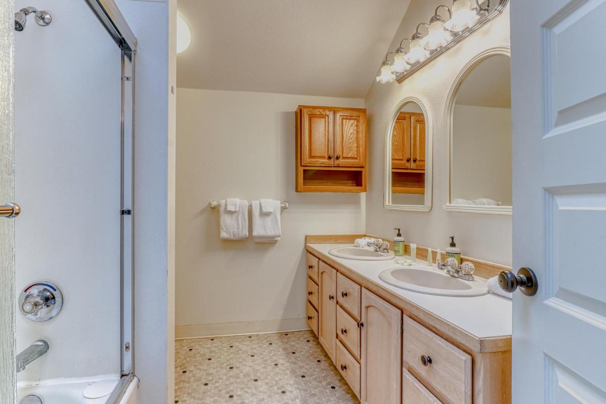 Azusa House - image 7