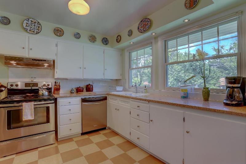 Living Color Cottage - image 5