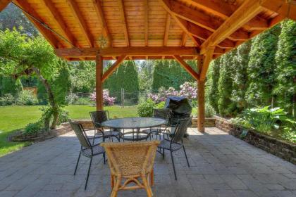 Living Color Cottage - image 8