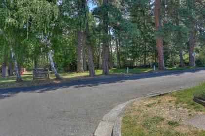 Living Color Cottage - image 12