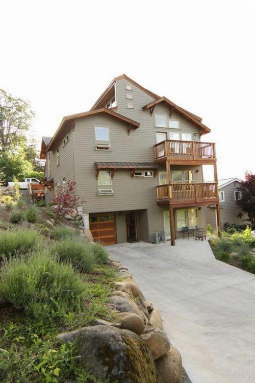Hutson's Hideaway - image 2