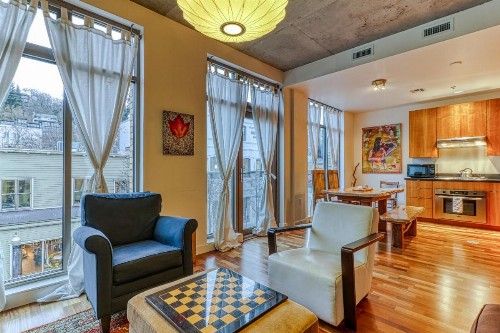Oak Street Lofts - image 10