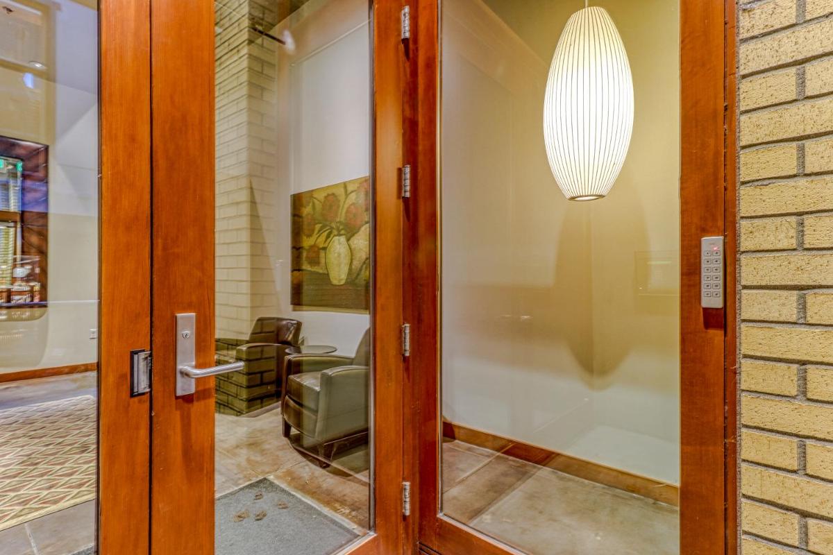 Oak Street Lofts - image 7
