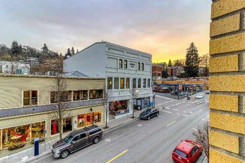Oak Street Lofts - image 9