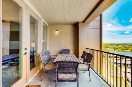 Horseshoe Bay Escape - image 7