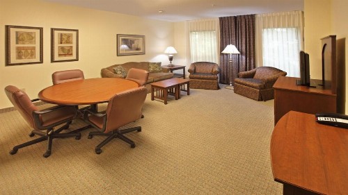 Staybridge Suites Hot Springs an IHG Hotel - image 4