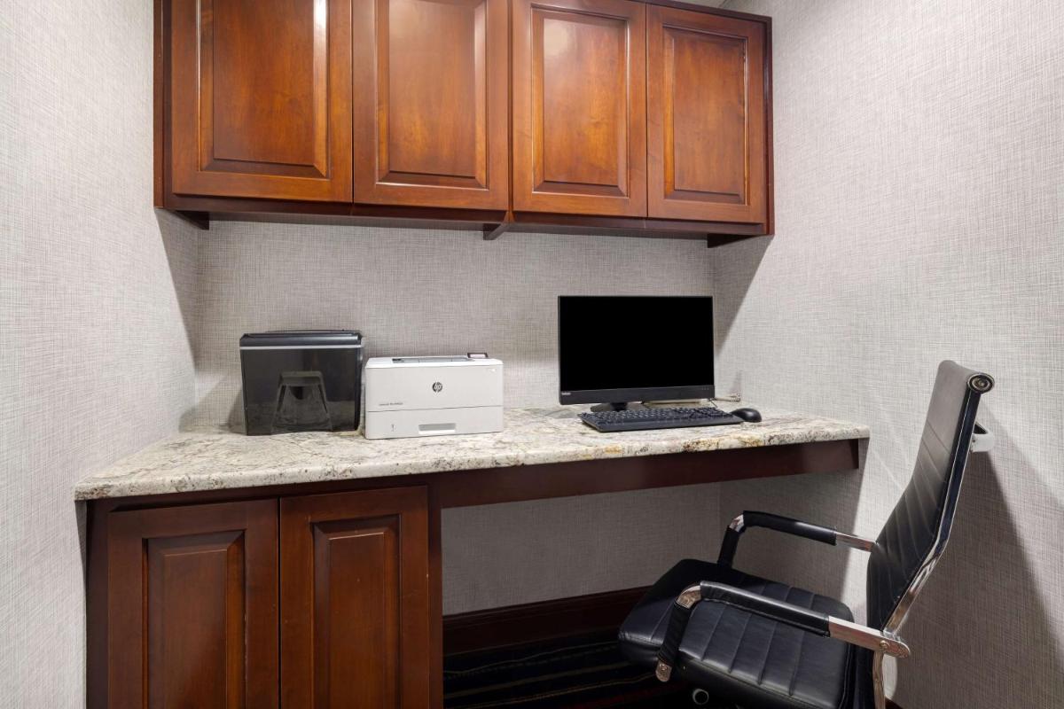 Hampton Inn Hot Springs - image 3