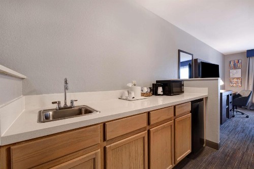 Hampton Inn Hot Springs - image 32