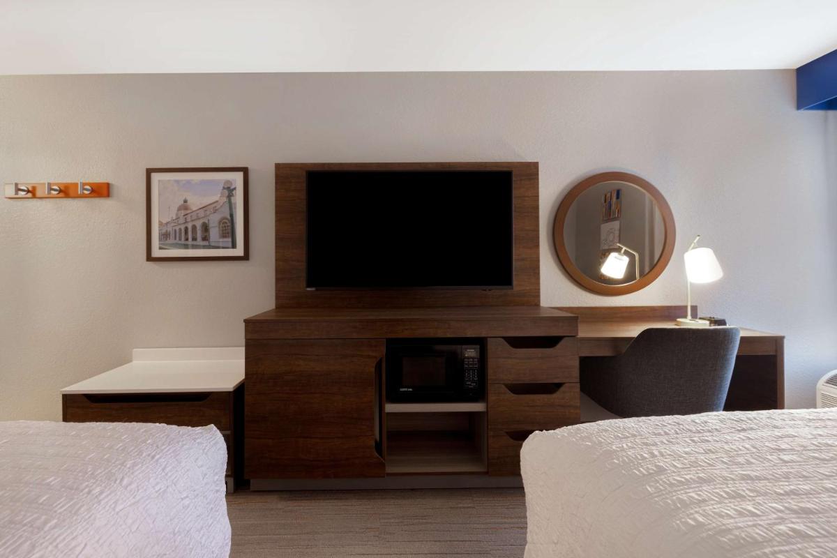 Hampton Inn Hot Springs - image 6