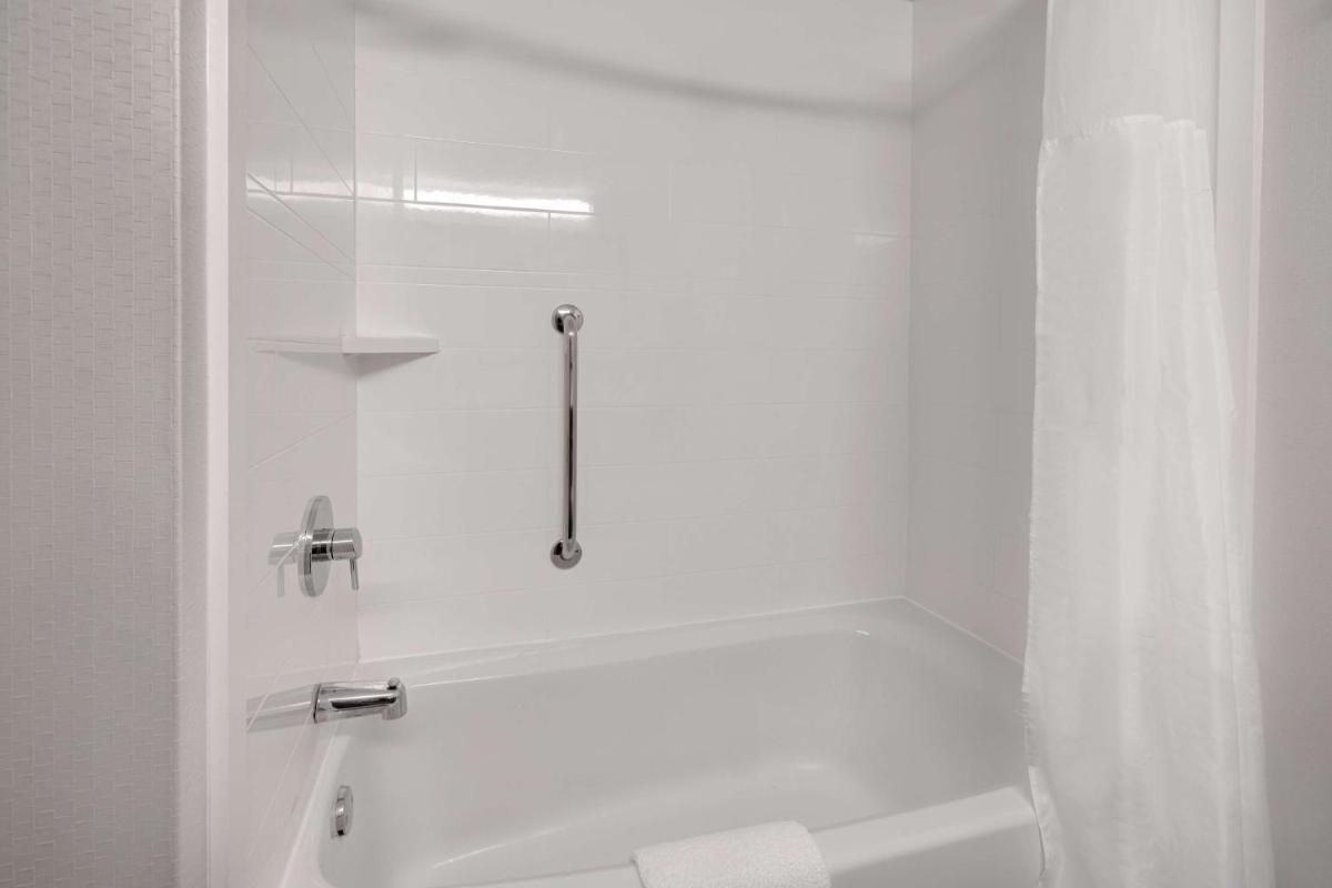 Hampton Inn Hot Springs - image 7