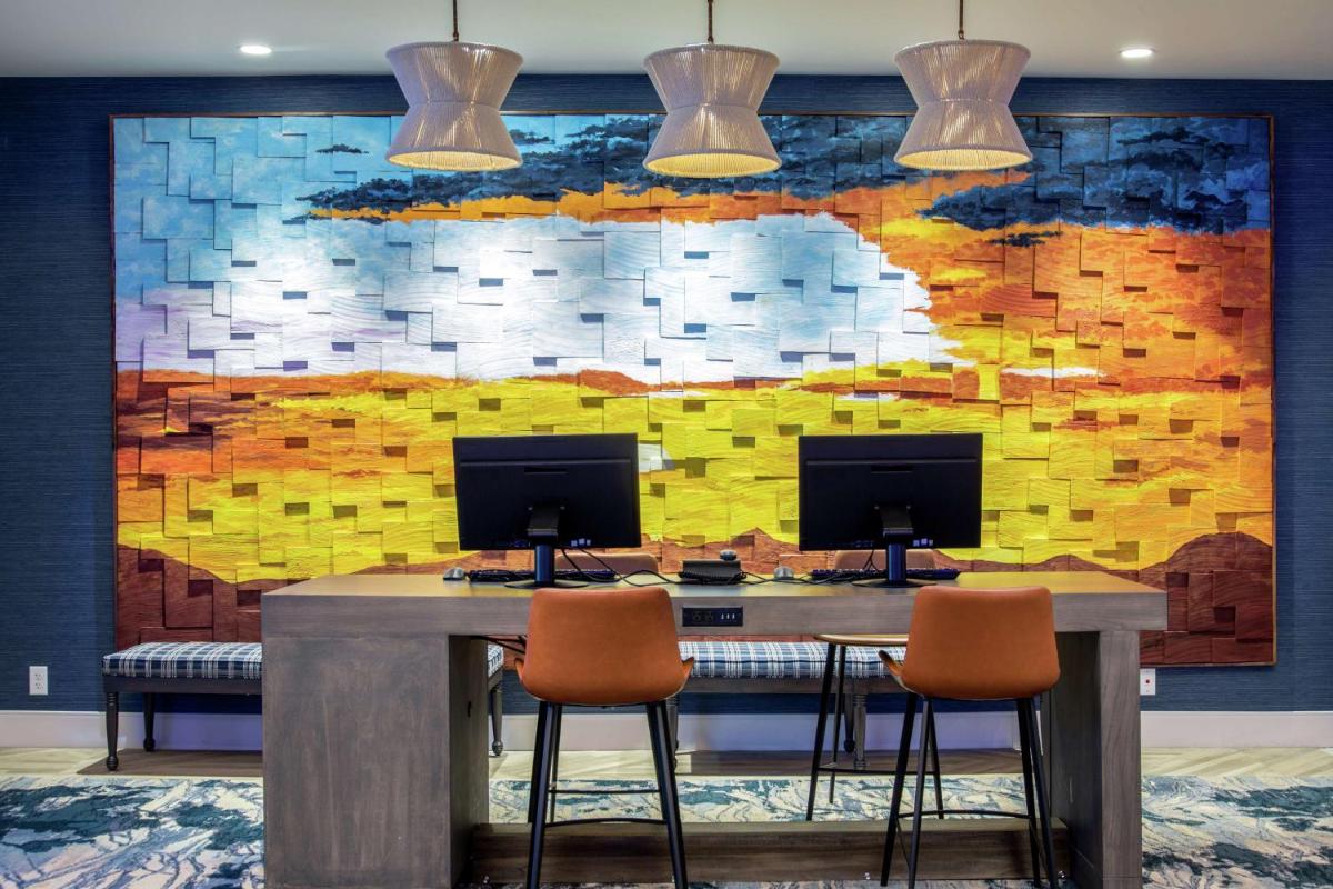 DoubleTree by Hilton Hot Springs - image 2