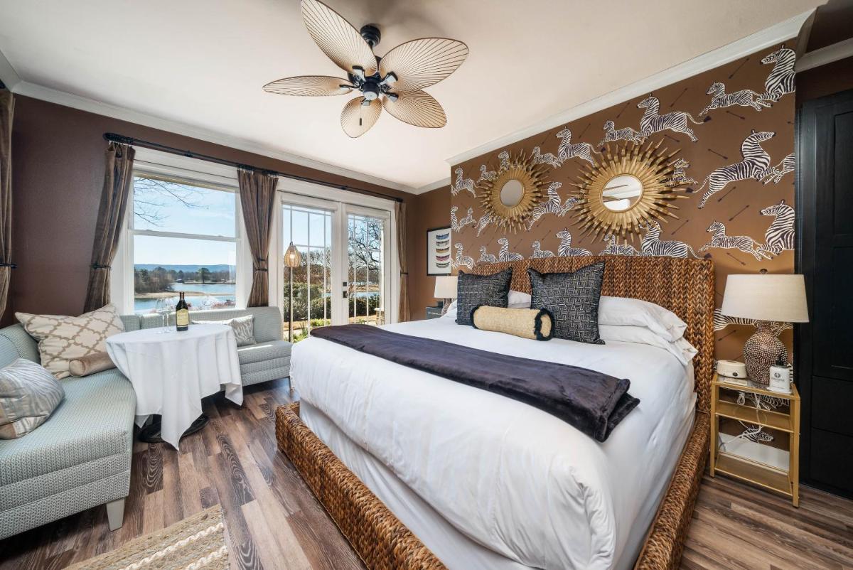 Lookout Point Lakeside Inn - main image