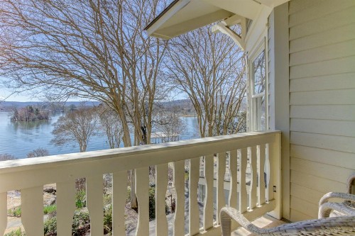 Lookout Point Lakeside Inn - image 18