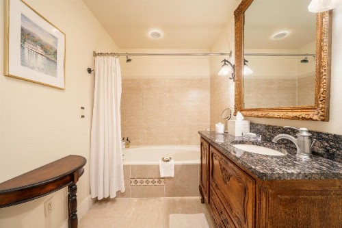 Lookout Point Lakeside Inn - image 30